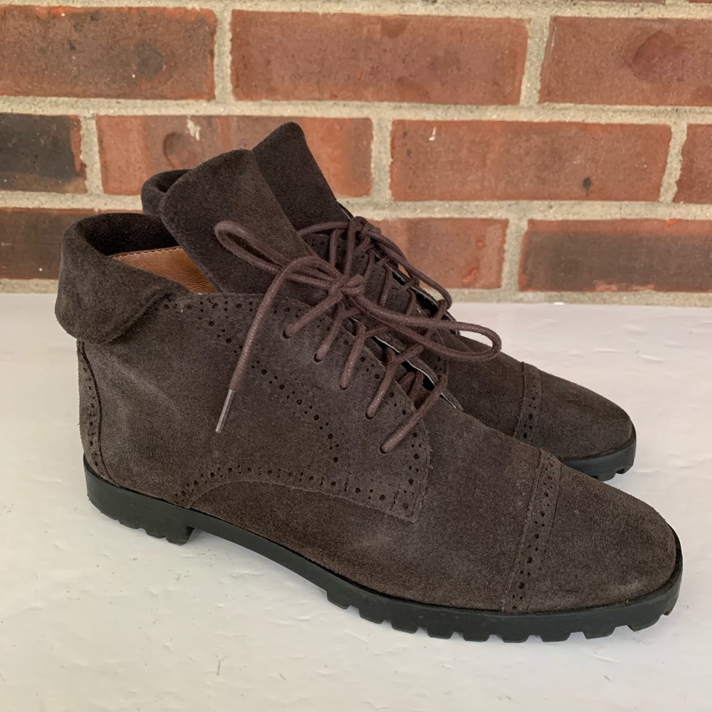 Bettye Muller brown suede ankle booties